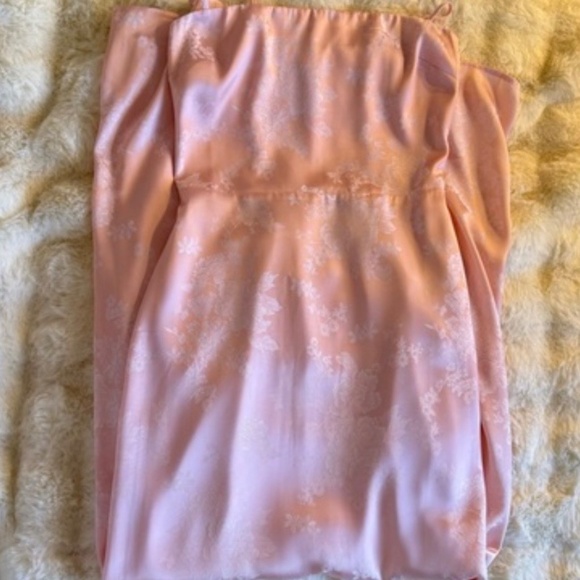 Reformation Frankie Dress In Powder Pink, brand new, without tags, no flaws. - Picture 9 of 9